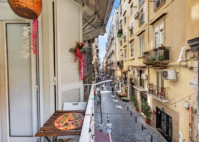 Il balconcino ai Tribunali